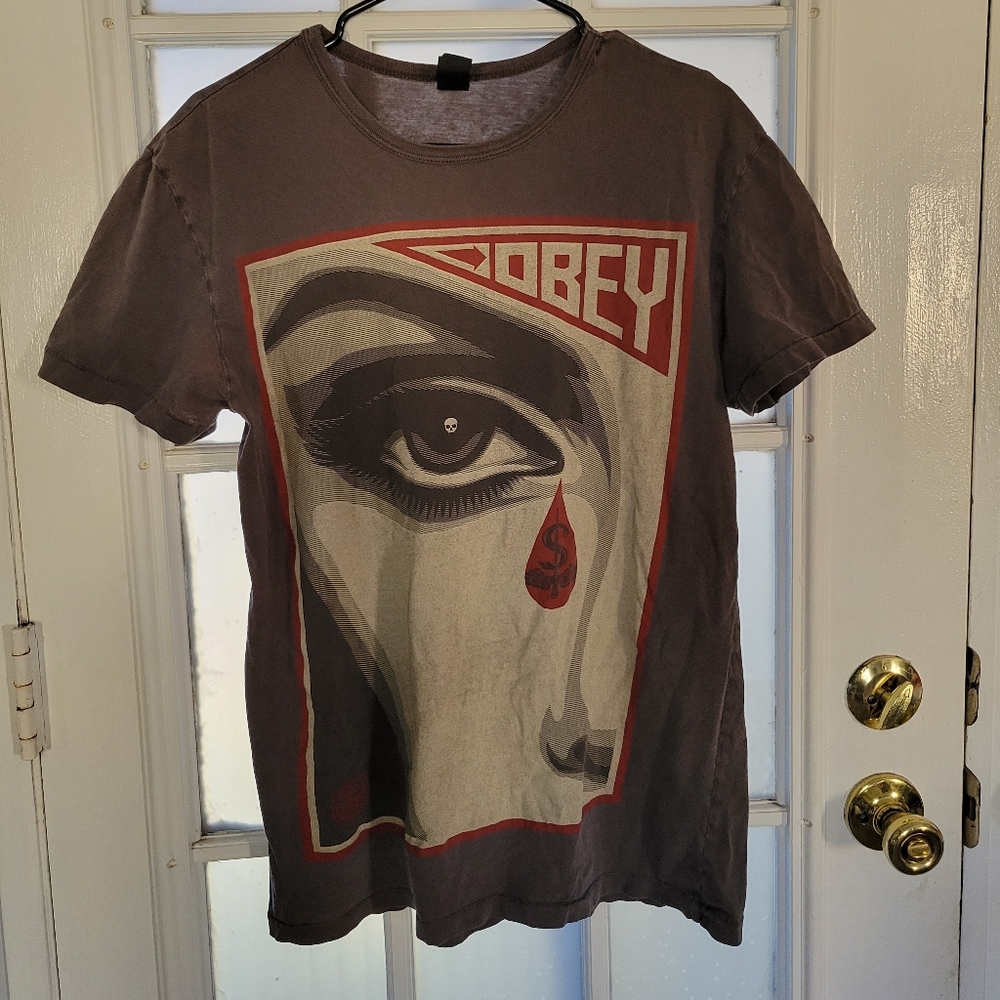 {SOLD} Obey Graphic Tee